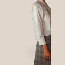 Carica l'immagine nel visualizzatore di Gallery, Haveone camicia con spalline cravatta con spille 50% cotone Art CVS-R048

