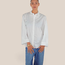 Carica l'immagine nel visualizzatore di Gallery, Tensione in camicia over manica ampia 100% cotone Art W26C784
