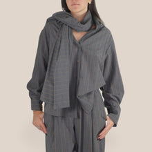 Carica l'immagine nel visualizzatore di Gallery, Philia Loft camicia over gessata con sciarpa 35% viscosa Art Art D03E0272 ( Pantalone Art D03E0273 )
