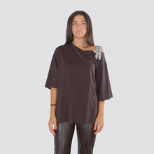 Carica l&#39;immagine nel visualizzatore di Gallery, Tensione in t-shirt over cut out con applicazione 100% cotone Art 37289
