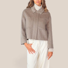 Carica l'immagine nel visualizzatore di Gallery, Maryley giacchina over tortora 50% lana 5% cashmere Art 26IB859
