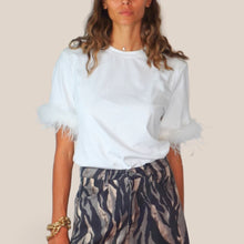 Carica l'immagine nel visualizzatore di Gallery, Haveone t-shirt con piuma 50% cotone Art TVS-R009
