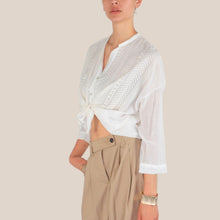 Carica l'immagine nel visualizzatore di Gallery, Tensione in camicia over ricamata 84% cotone 16% seta Art S26CF85
