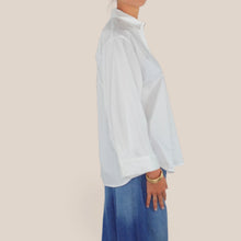 Carica l'immagine nel visualizzatore di Gallery, Tensione in camicia over manica ampia 100% cotone Art W26C784
