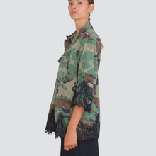 Carica l&#39;immagine nel visualizzatore di Gallery, Tensione in giacca militare over con dettagli pizzo 100% cotone Art 37606
