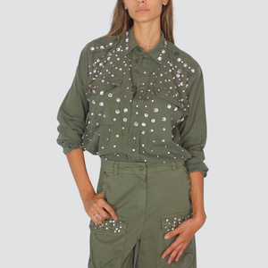 Tensione in camicia militare over con applicazioni 100% cotone Art 37371