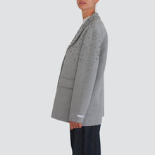 Carica l&#39;immagine nel visualizzatore di Gallery, Haveone cappotto oversize Hand Made mono petto con strass 51% lana
