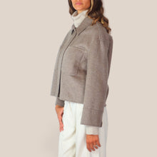 Carica l'immagine nel visualizzatore di Gallery, Maryley giacchina over tortora 50% lana 5% cashmere Art 26IB859
