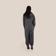 Carica l'immagine nel visualizzatore di Gallery, Philia Loft camicia over gessata con sciarpa 35% viscosa Art Art D03E0272 ( Pantalone Art D03E0273 )
