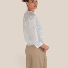 Carica l'immagine nel visualizzatore di Gallery, Tensione in camicia over ricamata 84% cotone 16% seta Art S26CF85

