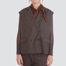 Carica l&#39;immagine nel visualizzatore di Gallery, Tensione in blazer over smanicato doppio petto Art 26D1022
