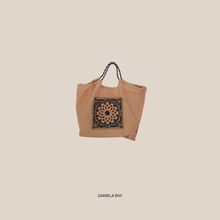 Carica l'immagine nel visualizzatore di Gallery, Philia Loft borsa kaki con ricamo Art D02E0945
