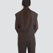 Carica l&#39;immagine nel visualizzatore di Gallery, Tensione in blazer over smanicato doppio petto Art 26D1022
