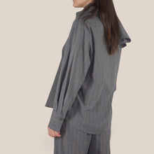 Carica l'immagine nel visualizzatore di Gallery, Philia Loft camicia over gessata con sciarpa 35% viscosa Art Art D03E0272 ( Pantalone Art D03E0273 )
