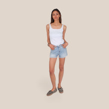 Carica l'immagine nel visualizzatore di Gallery, Vicolo short sfrangiato 100% cotone Art DD5447
