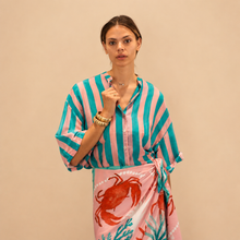 Carica l'immagine nel visualizzatore di Gallery, Tensione in camicia over rigata 78% cotone 22% seta Art 39879
