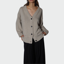 Carica l&#39;immagine nel visualizzatore di Gallery, Vicolo cardigan over viscosa lana cashmere Art 55007S
