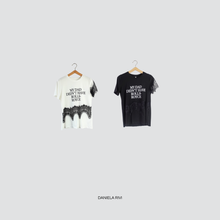 Carica l&#39;immagine nel visualizzatore di Gallery, Tensione in t-shirt con scritta e inserti pizzo 100% cotone Art 37721
