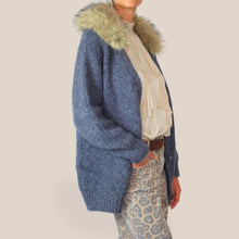 Carica l'immagine nel visualizzatore di Gallery, Dixie cardigan collo eco-pelliccia Art M187B027A
