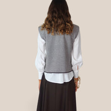 Carica l'immagine nel visualizzatore di Gallery, Maryley gilet collo alto 40% viscosa 30% lana Art 26IB845
