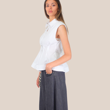 Carica l'immagine nel visualizzatore di Gallery, Tensione in camicia smanicata sfiancata con spallini 97% cotone Art 26C4559
