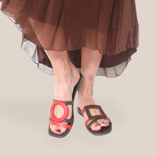 Carica l'immagine nel visualizzatore di Gallery, Divine Follie ciabatta testa di moro rosso Art E095
