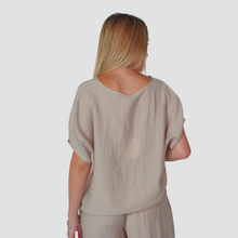 Carica l&#39;immagine nel visualizzatore di Gallery, Tensione in blusa over scollo V 67% viscosa 11% lino Art 25C7935
