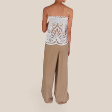 Carica l'immagine nel visualizzatore di Gallery, Tensione in pantalone palazzo pinces tela leggera 100% cotone  Art 26P4835
