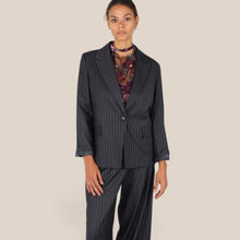 Carica l'immagine nel visualizzatore di Gallery, Haveone blazer over gessato Art JIA-R080 ( pantalone Art PIA-R283 )
