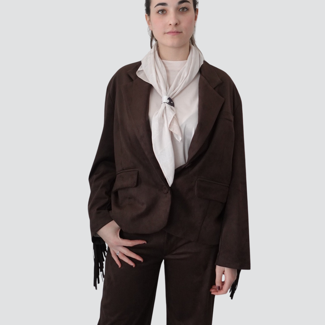 Tensione in giacca over dainetto con frange e foulard Art DB764