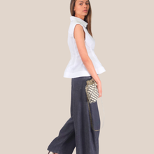 Carica l'immagine nel visualizzatore di Gallery, Tensione in camicia smanicata sfiancata con spallini 97% cotone Art 26C4559
