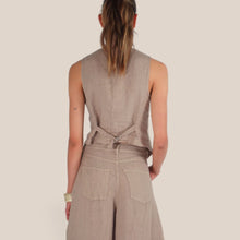 Carica l'immagine nel visualizzatore di Gallery, Tensione in gilet 100% lino Art S26JJ00
