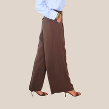 Carica l'immagine nel visualizzatore di Gallery, Vicolo pantalone palazzo pinces con cintura 83% modal Art TAB2072

