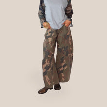Carica l'immagine nel visualizzatore di Gallery, Haveone pantalone barrell mimetico 100% cotone Art PSB-R268
