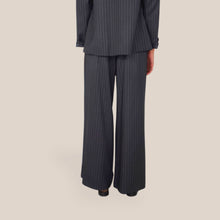 Carica l'immagine nel visualizzatore di Gallery, Haveone pantalone palazzo gessato elastico retro Art PIA-R283 ( Blazer JIA-R080 )
