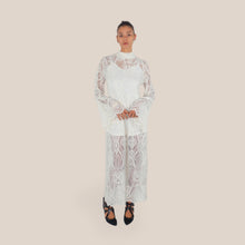 Carica l'immagine nel visualizzatore di Gallery, Tensione in abito lungo pizzo con sottoveste manica trapezio spacco retro 36% cotone 26% viscosa  Art W26XA15
