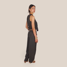 Carica l'immagine nel visualizzatore di Gallery, Tensione in pantalone baloon 100% lino Art S26PE58
