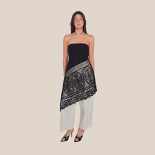 Carica l'immagine nel visualizzatore di Gallery, Philia Loft top fascia fondo pizzo asimmetrico 100% cotone Art D02E0913
