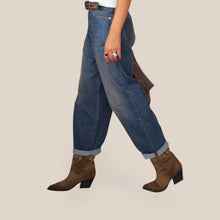 Carica l'immagine nel visualizzatore di Gallery, Vicolo Jeans Denim Blu Laila effetto sabbiato leggero 100% Cotone Art DAC5008
