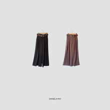 Carica l&#39;immagine nel visualizzatore di Gallery, Haveone pantalone ampio con pinces e cintura 63% poliestere 33% viscosa 4% elestan Art PVS-P129
