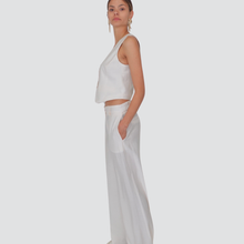 Carica l&#39;immagine nel visualizzatore di Gallery, Tensione in completo gilet pantalone goffrato 84% viscosa Art 25C7632
