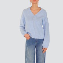 Carica l'immagine nel visualizzatore di Gallery, Vicolo maglia over scollo V Art 33063F

