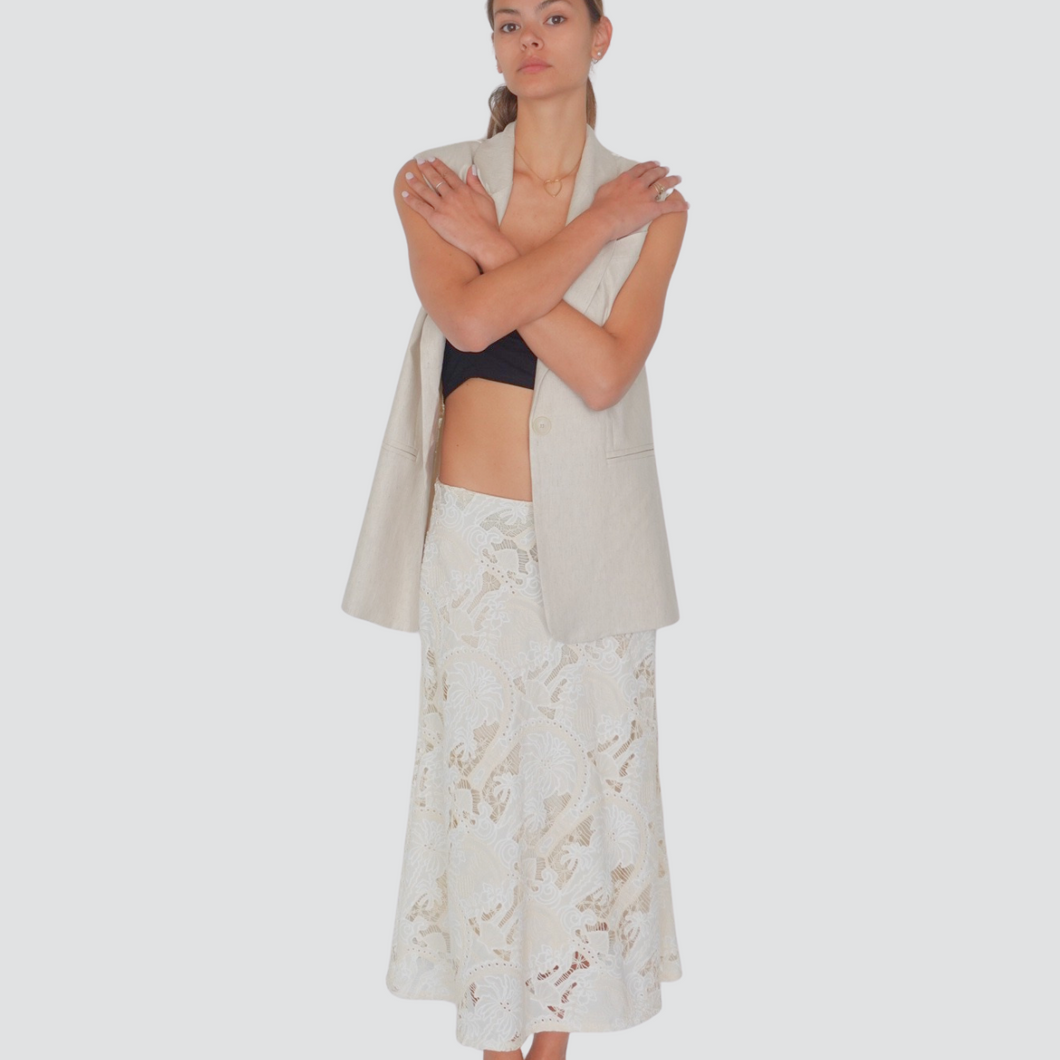 Tensione in gonna lavorazione pizzo con sottoveste9 0% cotone Art EO1008