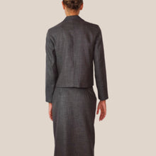 Carica l'immagine nel visualizzatore di Gallery, Vicolo blazer doppio petto con spilla moro nero art TAC1349 ( gonna Art TAC1348 )
