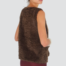 Carica l&#39;immagine nel visualizzatore di Gallery, Dixie gilet over moro eco-pelliccia Art L170Y028X

