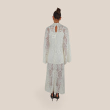Carica l'immagine nel visualizzatore di Gallery, Tensione in abito lungo pizzo con sottoveste manica trapezio spacco retro 36% cotone 26% viscosa  Art W26XA15
