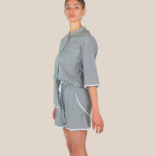 Carica l'immagine nel visualizzatore di Gallery, Vicolo camicia over rigata nero/naturale con bordino 60% cotone Art TAB2381

