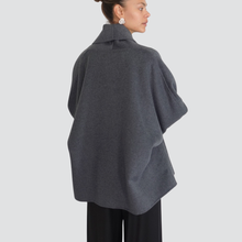 Carica l'immagine nel visualizzatore di Gallery, Vicolo cappotto cappa HAND MADE 50% lana Art TF0012
