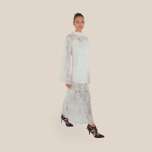 Carica l'immagine nel visualizzatore di Gallery, Tensione in abito lungo pizzo con sottoveste manica trapezio spacco retro 36% cotone 26% viscosa  Art W26XA15
