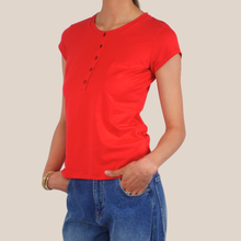 Carica l'immagine nel visualizzatore di Gallery, Vicolo t-shirt con bottonicini 100% cotone Art UAB0309

